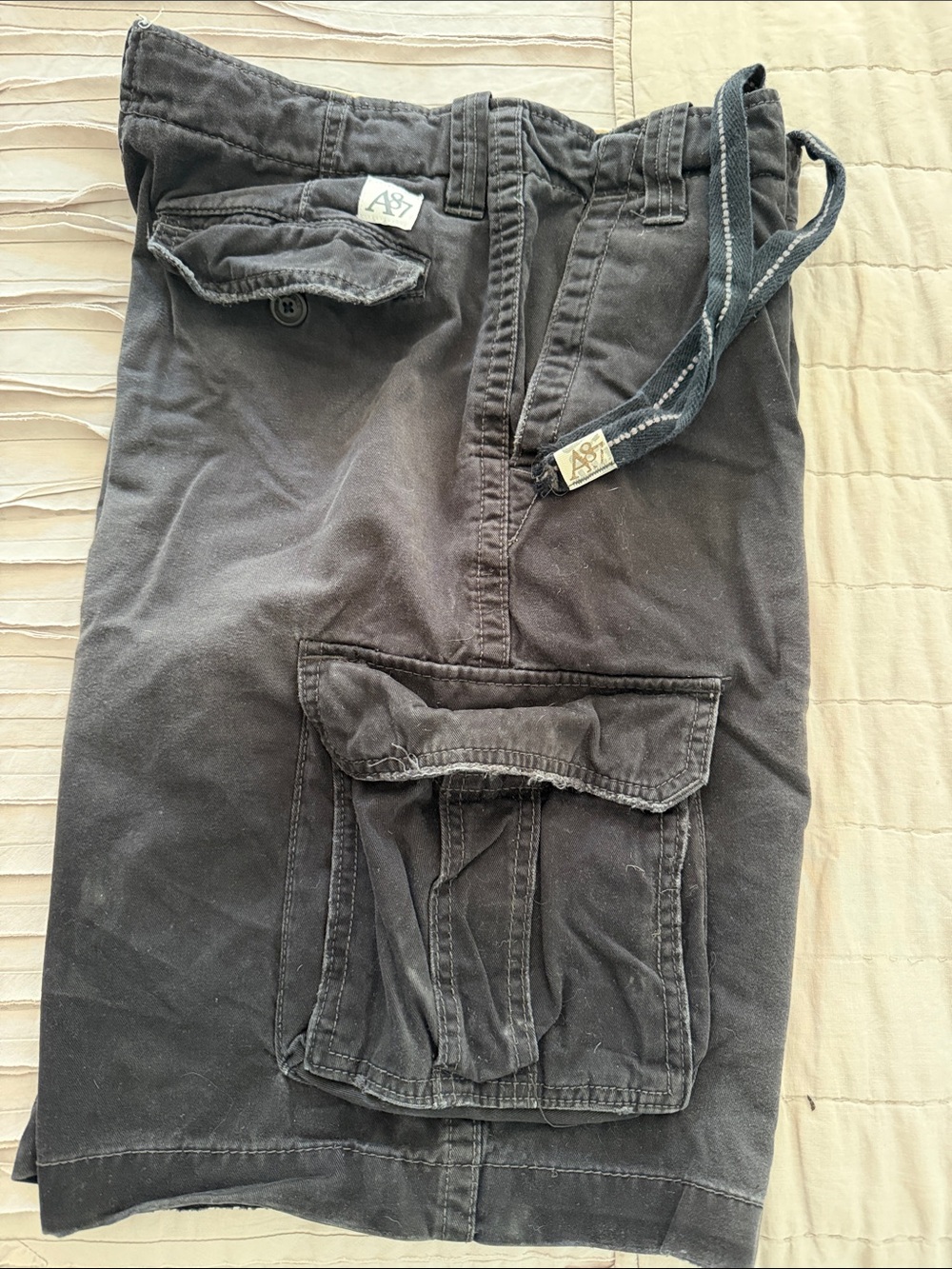 Aeropostale Men's Black Cargo Shorts - Picture 5 of 5